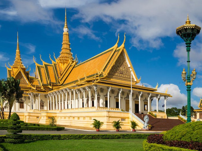 Những cung điện hoàng gia xa hoa trên thế giới - Ảnh 10.
