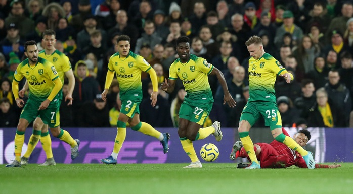 Hung thần trở lại, Liverpool thăng hoa tại Carrow Road - Ảnh 4.