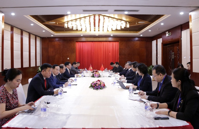 Phó Thủ tướng Phạm Bình Minh gặp Ngoại trưởng Trung Quốc Vương Nghị - Ảnh 1.