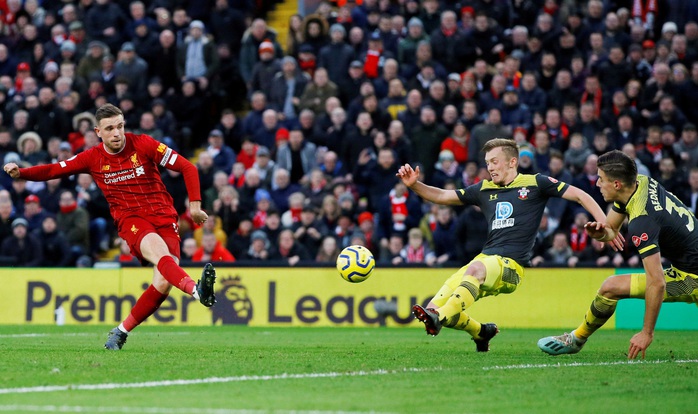 Đè bẹp Southampton, Liverpool độc diễn ngôi đầu Ngoại hạng - Ảnh 4.