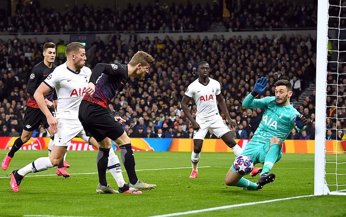 Nghiệt ngã penalty, á quân Tottenham thua sốc RB Leipzig - Ảnh 2.