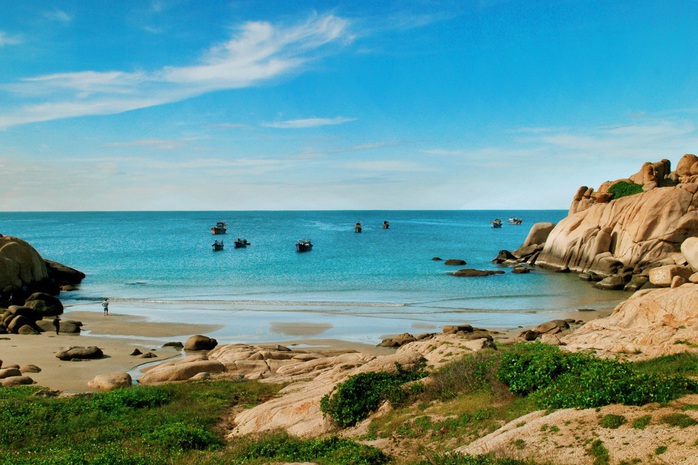 Né dịch tại hòn đảo hoang sơ, tuyệt đẹp ở Bình Thuận - Ảnh 1. Né dịch tại hòn đảo hoang sơ, tuyệt đẹp ở Bình Thuận - Ảnh 1.