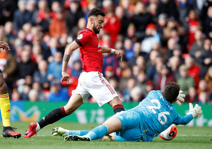 Tân binh Fernandes rực sáng, Man United bay vào Top 5 - Ảnh 2.