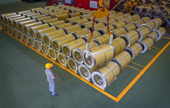 Tập đoàn Hoa Sen tạo đột phá với dòng sản phẩm tôn siêu bền Hoa Sen Gold - Ảnh 2. Tập đoàn Hoa Sen tạo đột phá với dòng sản phẩm tôn siêu bền Hoa Sen Gold - Ảnh 2.