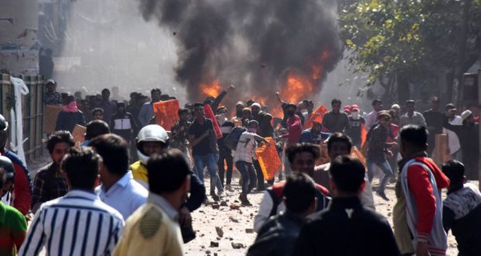 Bạo loạn ở thủ đô Ấn Độ: 7 người chết, 150 người bị thương - Ảnh 1.