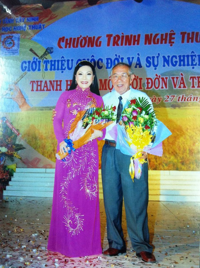 Các nghệ sĩ Thanh Tuấn, Lệ Thủy, Cẩm Tiên tiếc thương soạn giả Thanh Hiền - Ảnh 2.