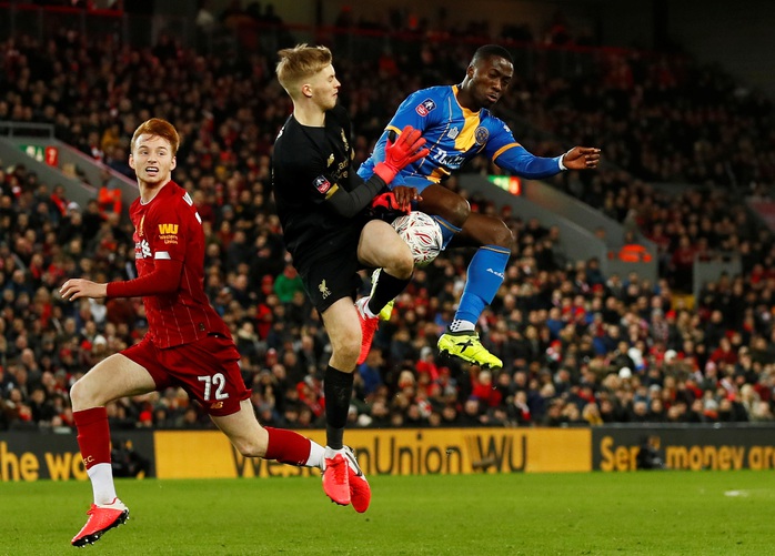 Đá phản nghiệt ngã, Shrewsbury mất vé FA Cup trước Liverpool - Ảnh 2.