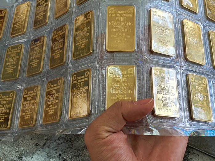 Giá vàng hôm nay 10-1: Vàng SJC cao kỷ lục so với thế giới - Ảnh 1.