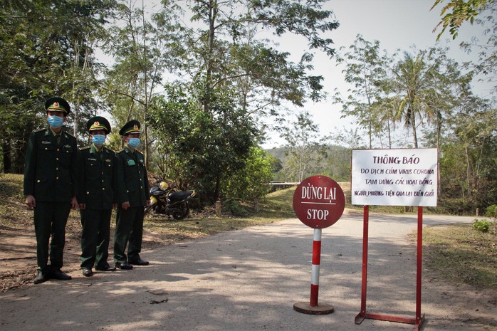 Chùm ảnh: Biên phòng Quảng Trị tạm đóng cửa khẩu phụ, để chặn dịch nCoV - Ảnh 4.