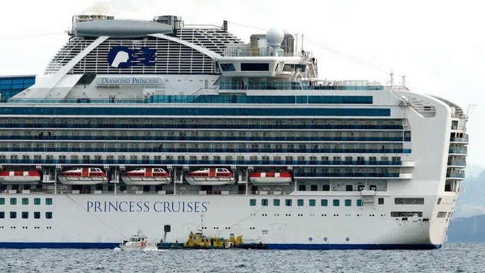 61 du khách tàu Diamond Princess bị nhiễm virus nCoV không xuống cảng biển ở Huế - Ảnh 1.