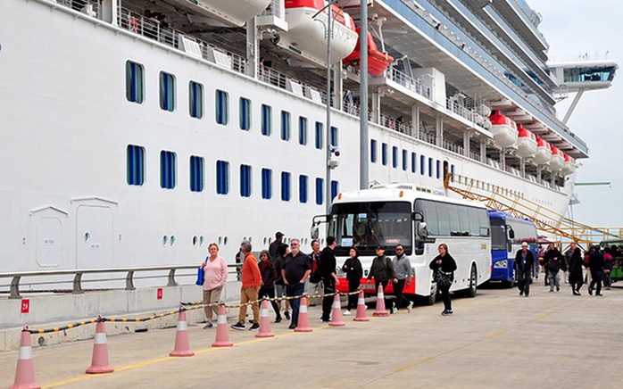 Tàu Diamond Princess có du khách nhiễm nCoV đã tham quan vịnh Hạ Long trong gần 9 giờ - Ảnh 1.