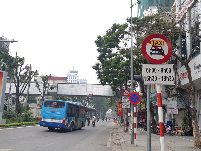 Doanh nghiệp taxi kiến nghị Hà Nội bỏ biển cấm trên 11 tuyến phố - Ảnh 5.