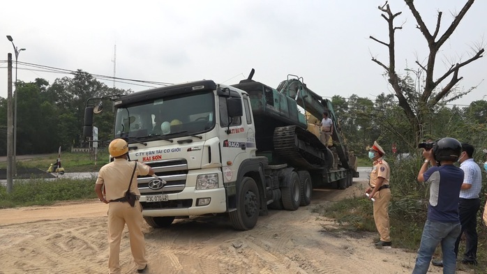 Sau điều tra của Báo Người Lao Động, hàng loạt xe tải ở Thừa Thiên - Huế bị xử phạt - Ảnh 3.