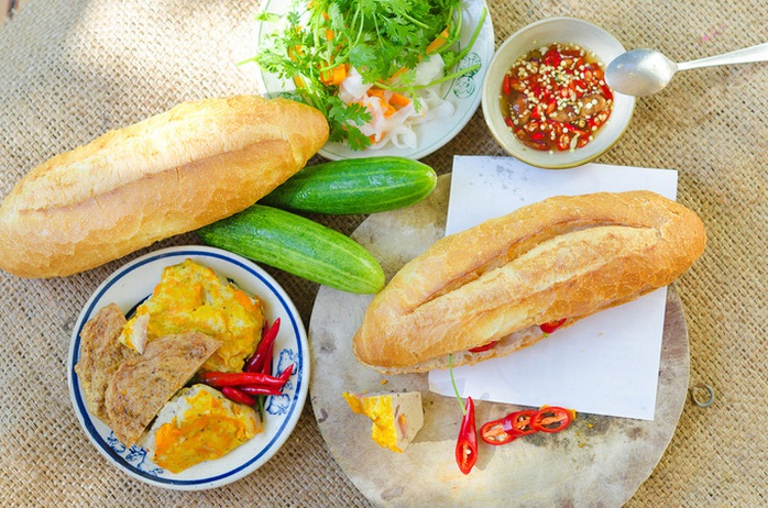 5 đặc sản bánh mì từ Bắc vào Nam - Ảnh 3. 5 đặc sản bánh mì từ Bắc vào Nam - Ảnh 3.