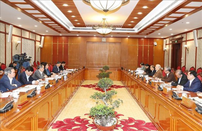 Tổng Bí thư, Chủ tịch nước chủ trì họp Bộ Chính trị về công tác phòng, chống dịch Covid-19 - Ảnh 3.