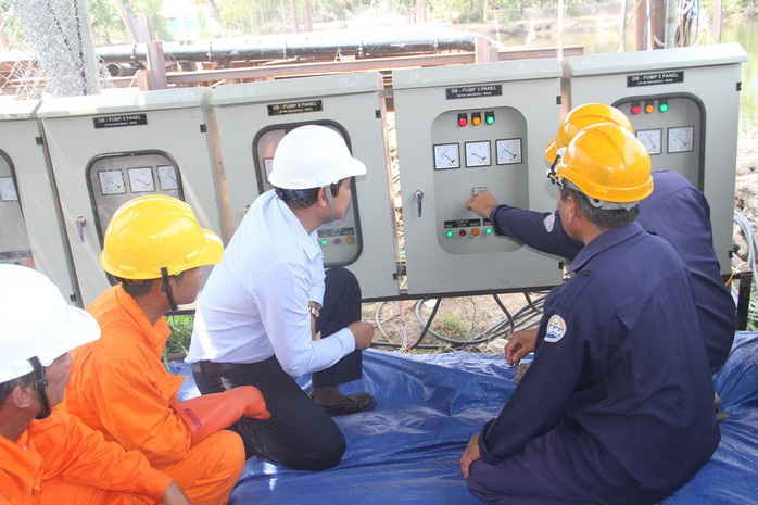 Ưu tiên cấp điện cho bà con miền Tây ứng phó hạn mặn - Ảnh 2. Ưu tiên cấp điện cho bà con miền Tây ứng phó hạn mặn - Ảnh 2.