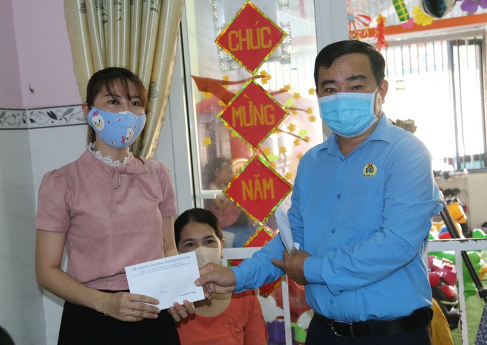 LĐLĐ Quảng Nam hỗ trợ 28 triệu cho giáo viên mầm non thất nghiệp vì dịch Covid-19 - Ảnh 1.
