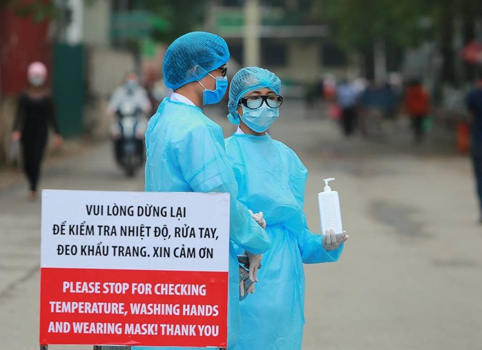 Bộ Y tế kêu gọi người dân đến Bệnh viện Bạch Mai trong 16 ngày qua liên lạc ngay y tế - Ảnh 1.