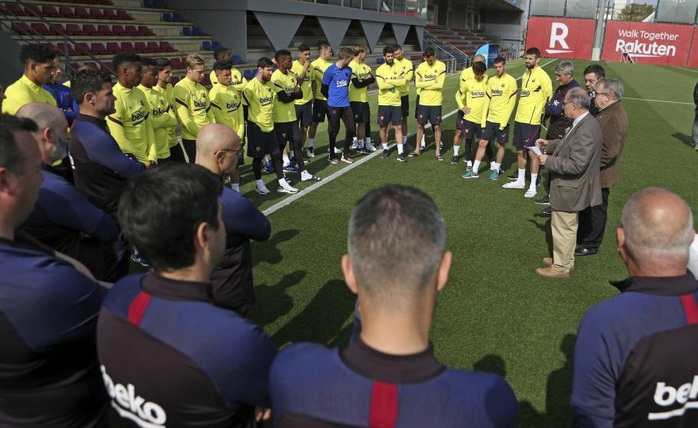 Ông trùm Barcelona sắp hầu tòa, Messi lại lâm cảnh long đong - Ảnh 4.