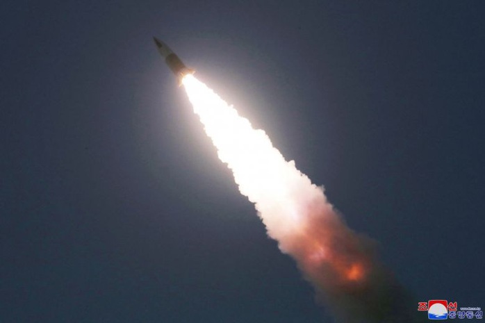 Nhật Bản: Triều Tiên lại phóng tên lửa đạn đạo - Ảnh 1.