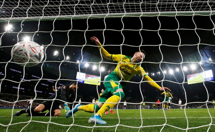 Người nhện thành tội đồ, Tottenham bị loại sốc ở FA Cup - Ảnh 5.