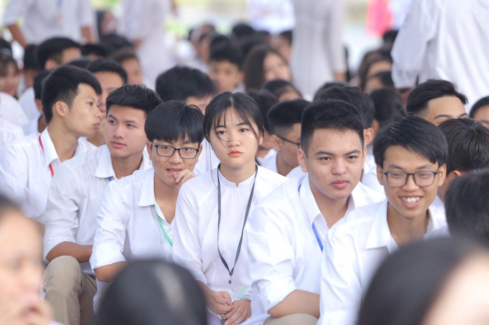 Chủ tịch Hà Nội: Học sinh THPT đi học ngày 9-3, mầm non đến THCS nghỉ hết 15-3 - Ảnh 1.