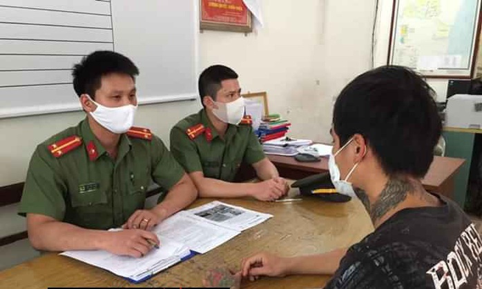 8 người Trung Quốc đang bị truy nã trốn sang Việt Nam - Ảnh 1.
