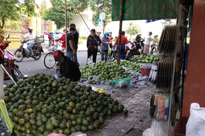 Nông sản xuất sang Trung Quốc lại ùn ứ - Ảnh 1.