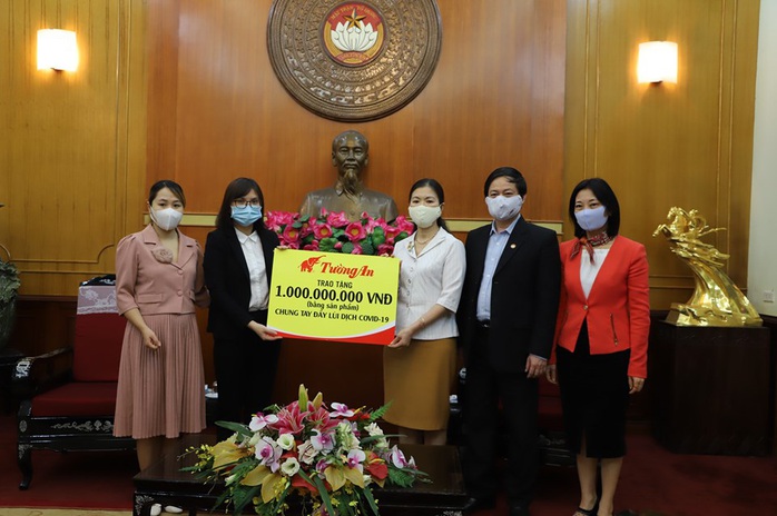 Tường An hỗ trợ sản phẩm trị giá 1 tỉ đồng cho công tác phòng, chống dịch covid-19 - Ảnh 1. Tường An hỗ trợ sản phẩm trị giá 1 tỉ đồng cho công tác phòng, chống dịch covid-19 - Ảnh 1.