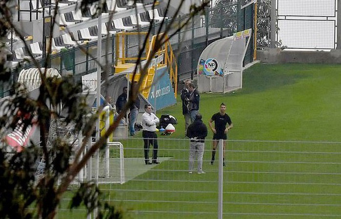 Lén lút tập luyện, Ronaldo bị chính quyền Bồ Đào Nha cảnh báo - Ảnh 5.