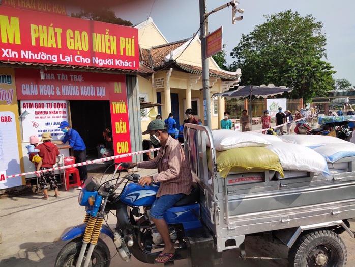 ATM gạo đã có mặt tại Cần Thơ, Long An - Ảnh 8.