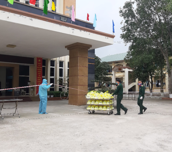 Cán bộ, công chức ở Nghệ An trở lại công sở làm việc bình thường từ ngày mai 17-4 - Ảnh 1.
