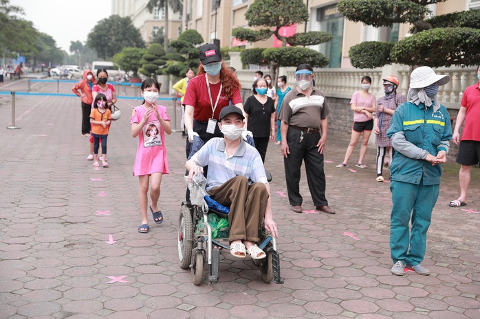 Chia sẻ và lan tỏa yêu thương - Chung tay đẩy lùi Covid-19 - Ảnh 5. Chia sẻ và lan tỏa yêu thương - Chung tay đẩy lùi Covid-19 - Ảnh 5.
