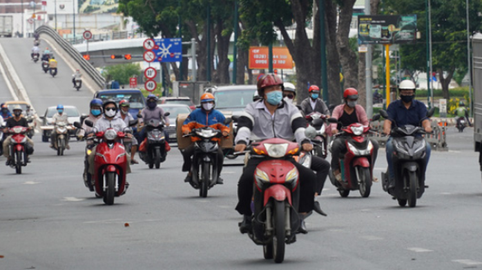 Xuống nhóm có nguy cơ, TP HCM sẽ nới lỏng các dịch vụ không thiết yếu - Ảnh 2.