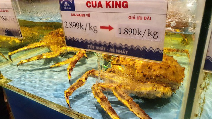 Tôm cua Alaska giá đang bèo, chủ nhà hàng lớn vẫn lắc đầu không bán - Ảnh 1. Tôm cua Alaska giá đang bèo, chủ nhà hàng lớn vẫn lắc đầu không bán - Ảnh 1.