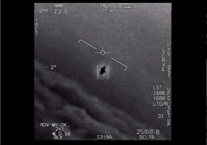 Lầu Năm Góc chính thức công bố video về UFO - Ảnh 3.