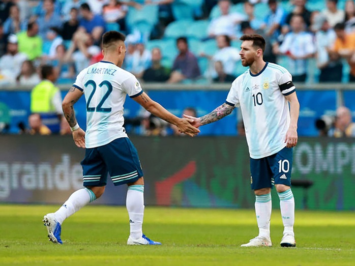 Sergio Aguero bảo vệ Messi sau những lời chỉ trích ở tuyển quốc gia - Ảnh 2.