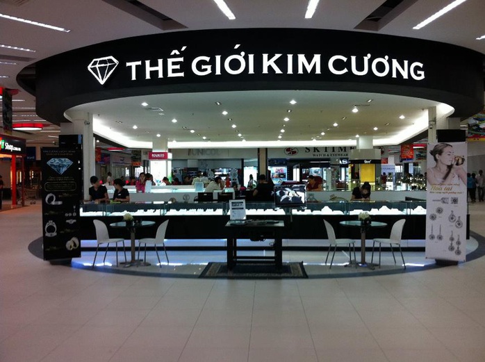 Tập đoàn DOJI của ông Đỗ Minh Phú vừa thâu tóm chuỗi Thế Giới Kim Cương - Ảnh 1. Tập đoàn DOJI của ông Đỗ Minh Phú vừa thâu tóm chuỗi Thế Giới Kim Cương - Ảnh 1.