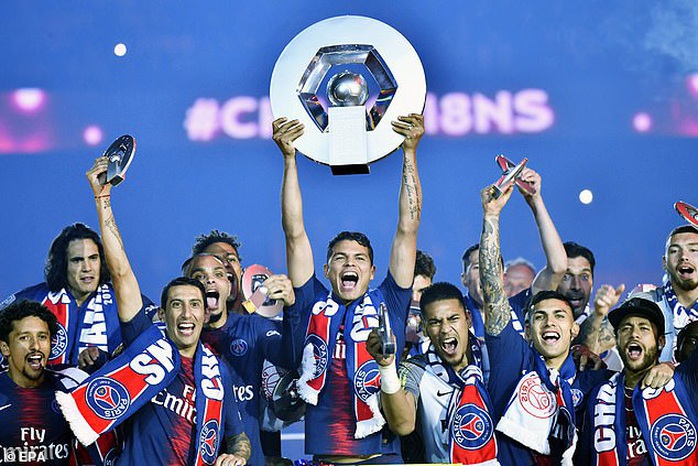 Lạ lùng: Tòa án Pháp cứu hai suất rớt hạng, Ligue 1 hết cơ hội trở lại - Ảnh 1.