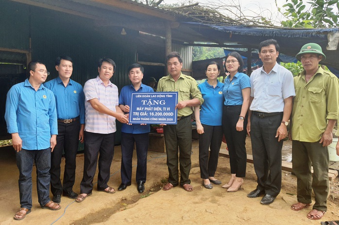 LĐLĐ Quảng Bình: Hỗ trợ máy phát điện cho 2 trạm bảo vệ rừng 3 không  ở vùng sâu - Ảnh 3.