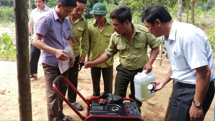 LĐLĐ Quảng Bình: Hỗ trợ máy phát điện cho 2 trạm bảo vệ rừng 3 không  ở vùng sâu - Ảnh 2.