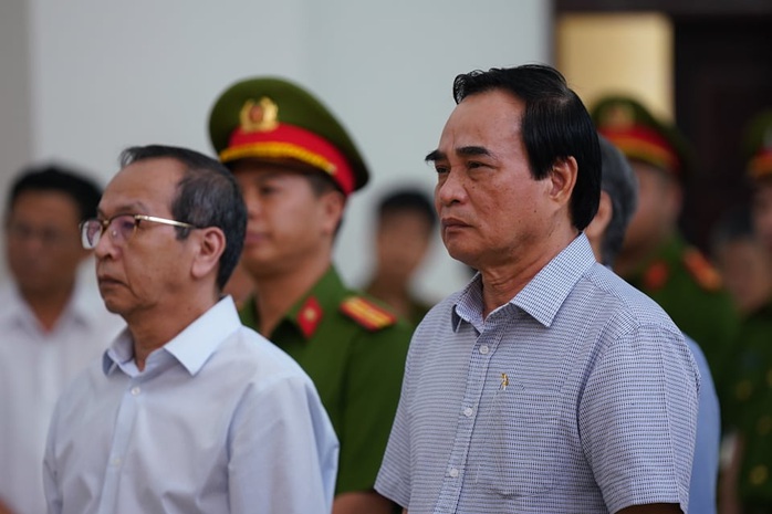 2 nguyên chủ tịch Đà Nẵng bị tuyên tổng cộng 27 năm tù, bắt giam tại tòa - Ảnh 4.
