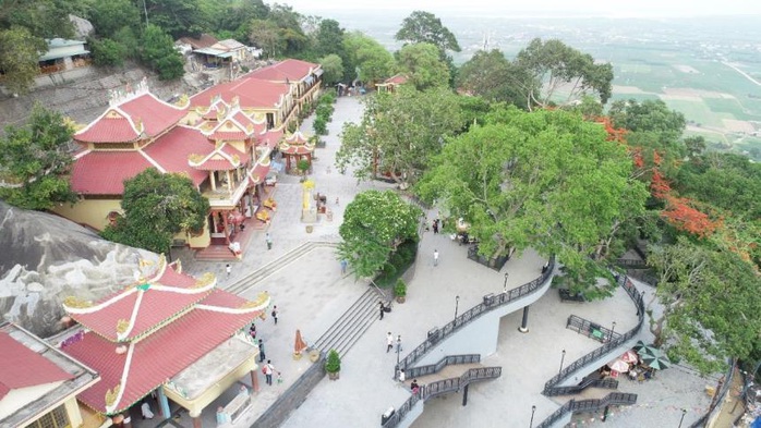 Đến Tây Ninh nhất định phải ghé thăm những địa danh này - Ảnh 5. Đến Tây Ninh nhất định phải ghé thăm những địa danh này - Ảnh 5.