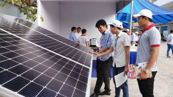 EVNSPC kêu gọi phát triển điện mặt trời áp mái - Ảnh 2. EVNSPC kêu gọi phát triển điện mặt trời áp mái - Ảnh 2.