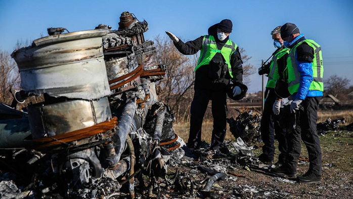 Nghi phạm vụ bắn hạ máy bay MH17 bị bắt ở Đông Ukraine - Ảnh 2.