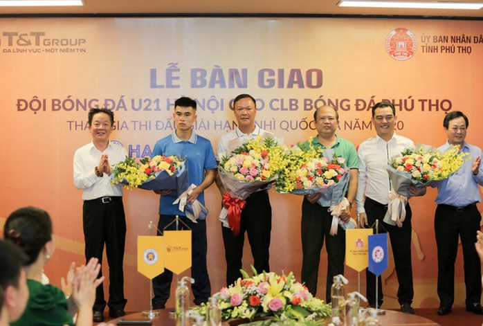 Bầu Hiển góp lực cho CLB đang chơi bóng ở Giải hạng Nhì quốc gia - Ảnh 1.
