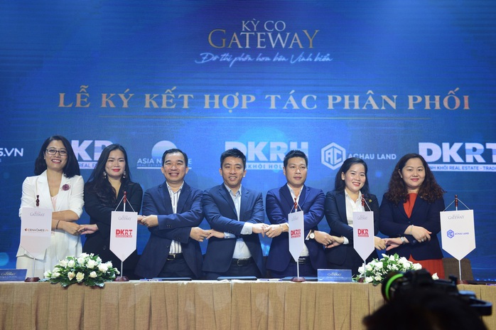 Tập đoàn Danh Khôi ký kết hợp tác với ngân hàng, đại lý chiến lược triển khai Kỳ Co Gateway - Ảnh 2. Tập đoàn Danh Khôi ký kết hợp tác với ngân hàng, đại lý chiến lược triển khai Kỳ Co Gateway - Ảnh 2.