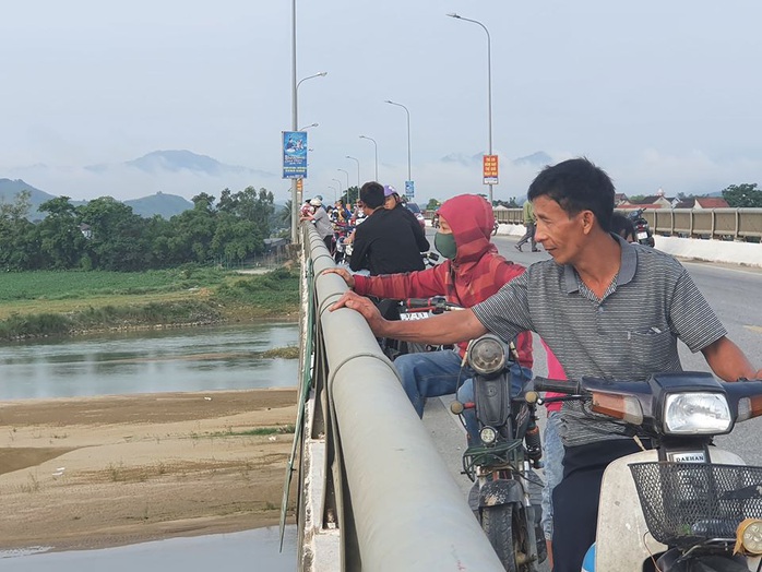 Tìm thấy thi thể nữ sinh lớp 8 cách nơi phát hiện xe đạp điện của nạn nhân 20 km - Ảnh 1.