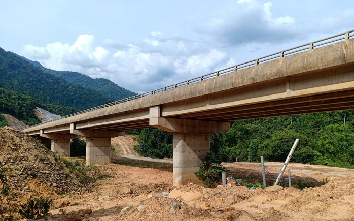 Cao tốc La Sơn – Túy Loan: Gấp rút hoàn thiện, chờ ngày thông xe - Ảnh 12.