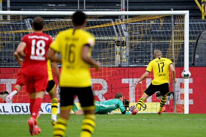 Kimmich lập siêu phẩm, Bayern Munich đè Dortmund ở siêu kinh điển - Ảnh 3.